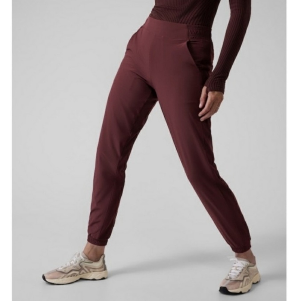 Athleta Brooklyn Lined Jogger Pant Size 14 Activewear Hiking Lounge Warm Comfy